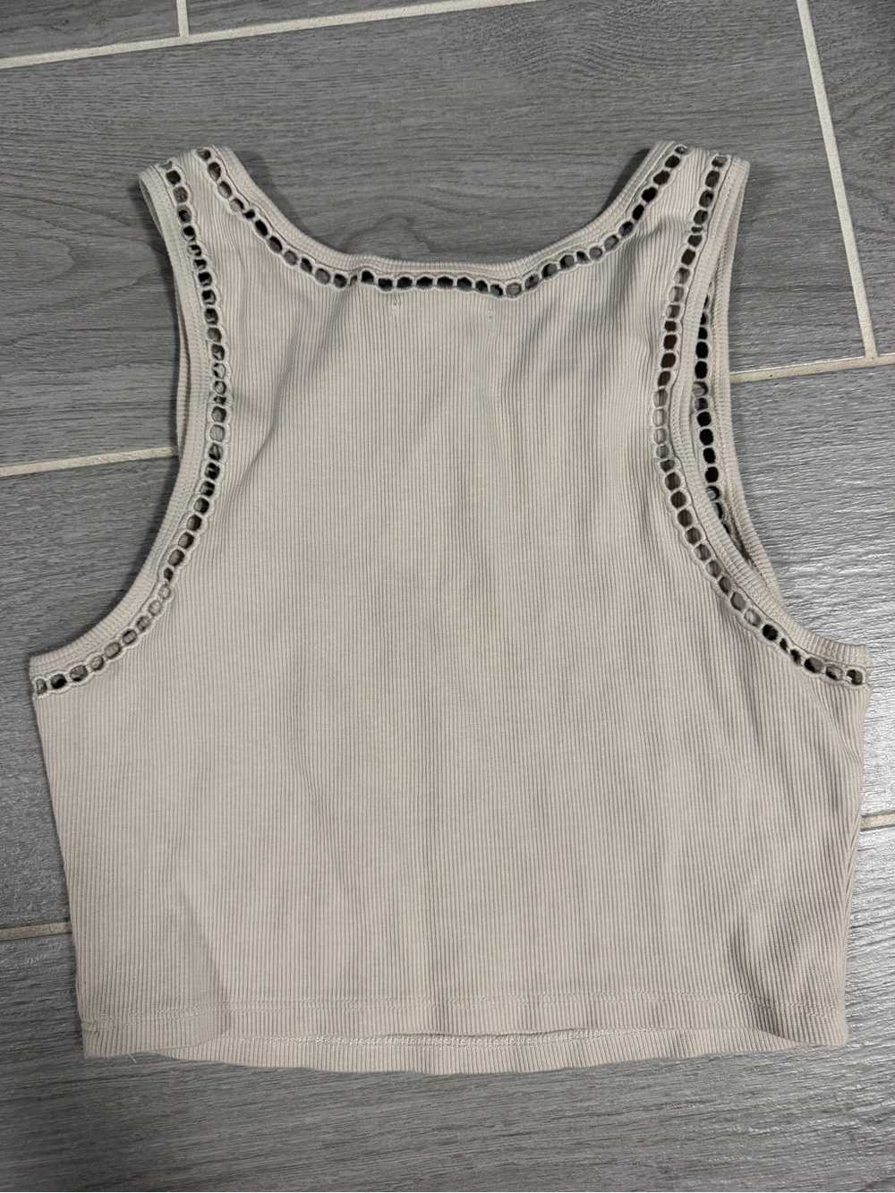 H&M Cream Ribbed Eyelet Crop Tank - Picture 2 of 3